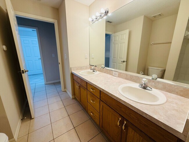 Building Photo - 5534 Turtle Crossing Loop