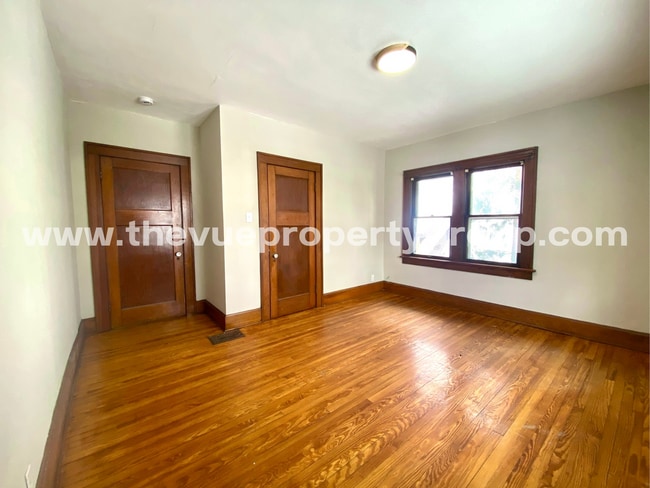 Building Photo - 3BR Beauty with Hardwood Floors + Remodeled Kitchen + Fenced Yard!