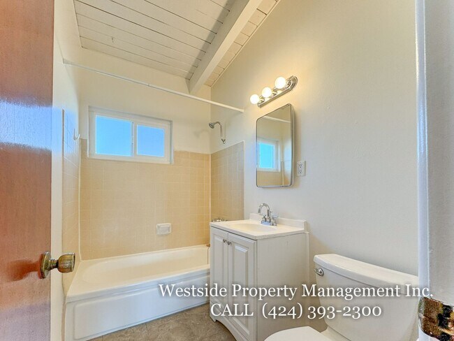 Building Photo - 5319 Inglewood Blvd