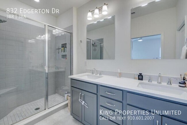 Building Photo - 832 Edgerton Dr