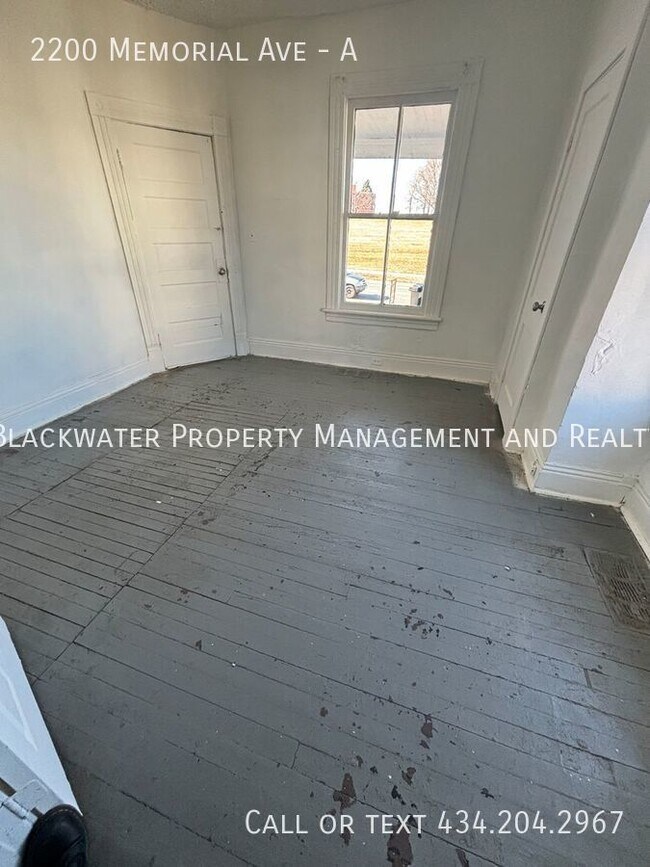 Building Photo - 2200 Memorial Ave