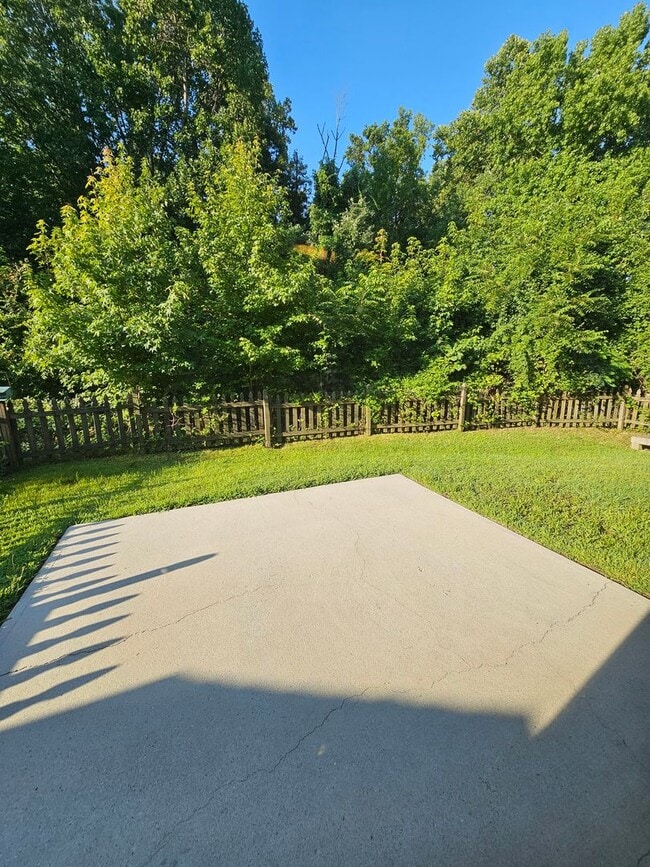 Building Photo - 3 BR on Cul-de-sac!