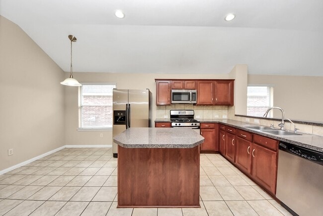 Building Photo - 1722 Lansing Cove Dr