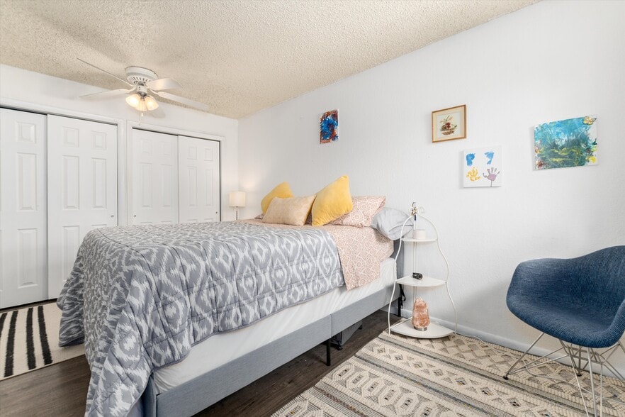 Building Photo - 857 S Van Gordon Ct