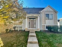 Building Photo - 1918 Middlebury Dr