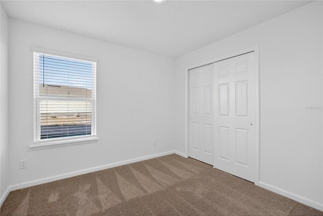 Building Photo - 33 Somerset Ave