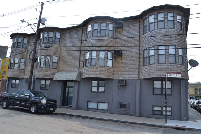 Primary Photo - 120 Spruce St