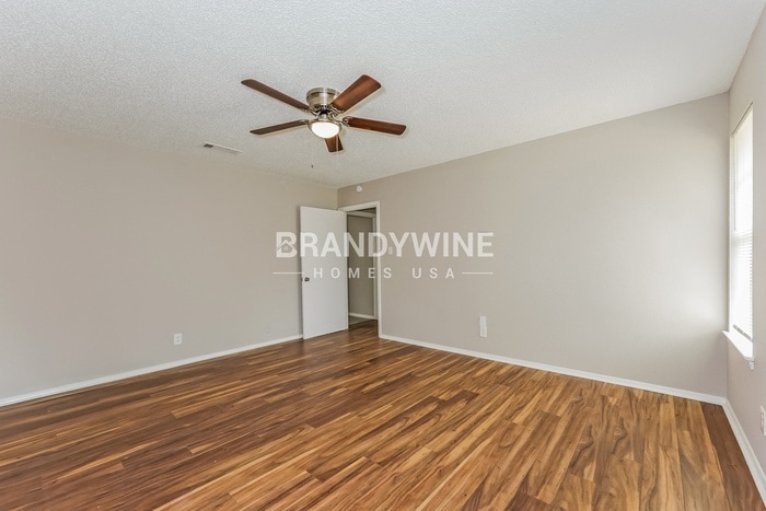 Building Photo - 2310 Stockbridge Ct