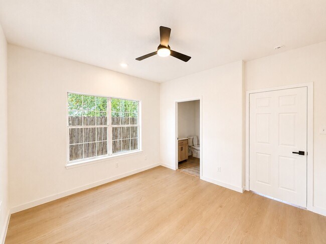Building Photo - 4107 Lark Ln