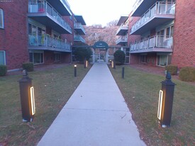 Building Photo - 200 Mountain Ave