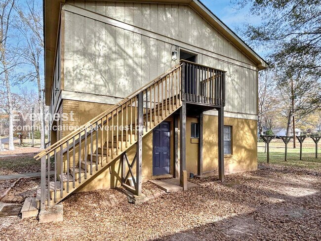 Building Photo - 437 Annie St