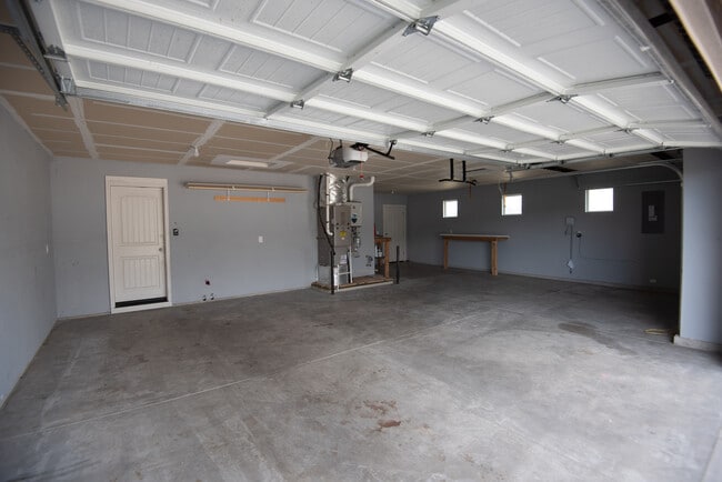 Building Photo - 2803 Tamarack St