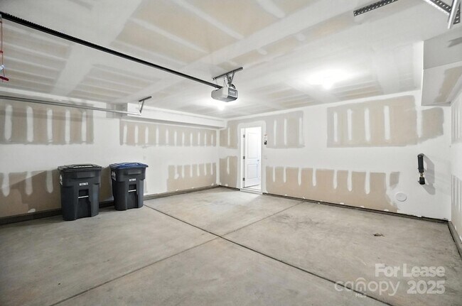 Building Photo - 5033 Westmead Ln