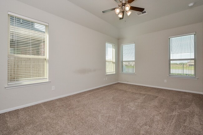 Building Photo - 14615 Sycamore Side Wy