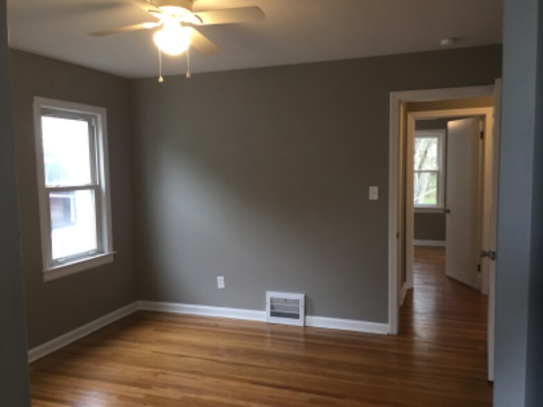 Building Photo - 17210 Mapleboro Ave