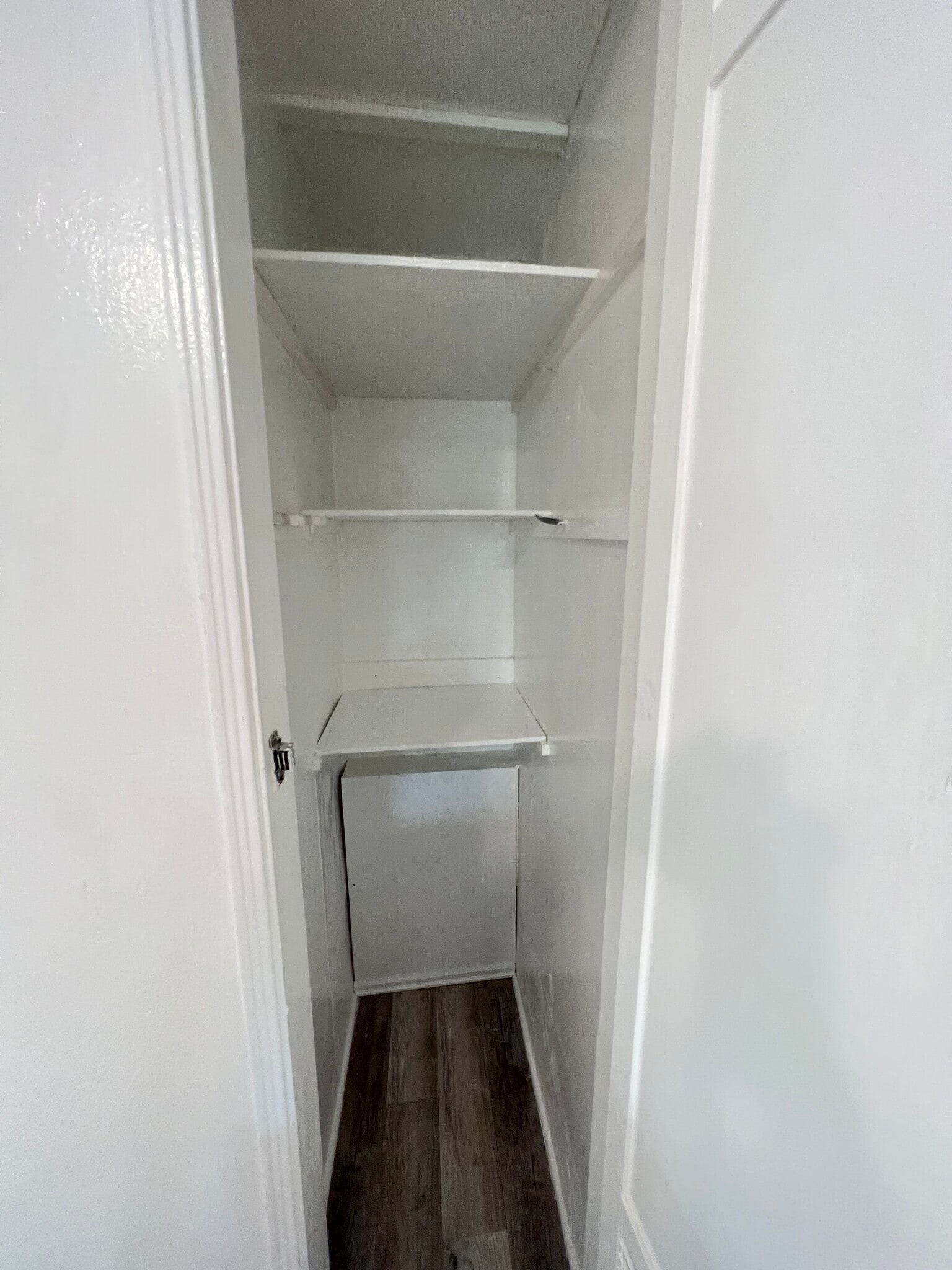 Kitchen pantry - 4950 W 119th Pl