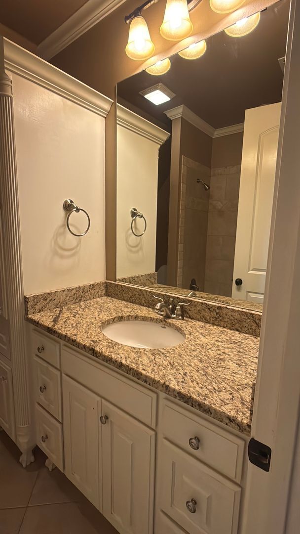 Building Photo - Rental Property in Twelve Oaks