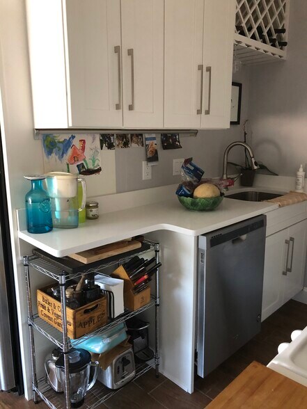 Building Photo - 224 Main St