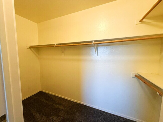 Building Photo - Well-maintained single-story home in the desirable Ashton Ranch community of Surprise.