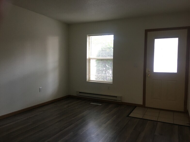 Building Photo - 939 West Ave