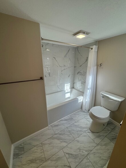 Building Photo - 456 Mattakeesett St