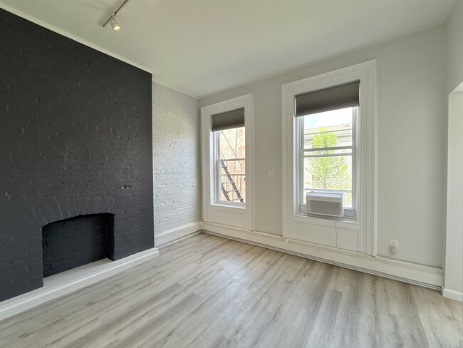 Building Photo - 332 Communipaw Ave
