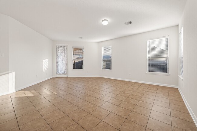 Building Photo - 21015 Blackstone Villa Ln