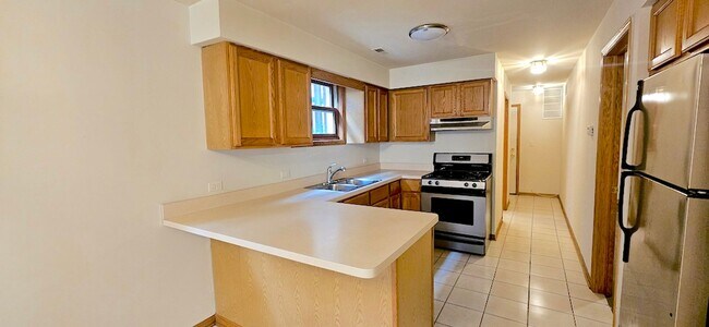 Building Photo - 2958 S Archer Ave