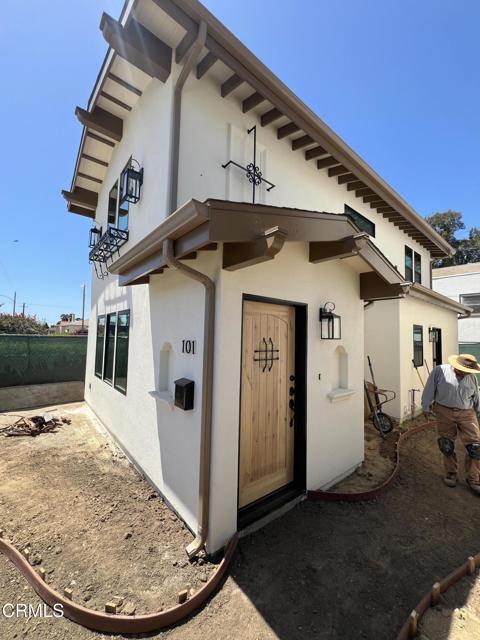 Building Photo - 101 N Santa Rosa St