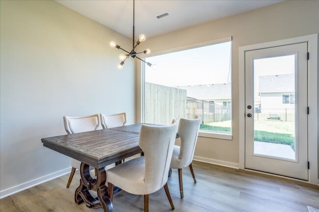 Building Photo - Pineway Tracy Plan