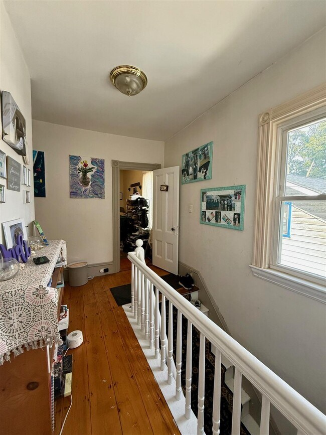 Building Photo - 27 Hillsdale Rd