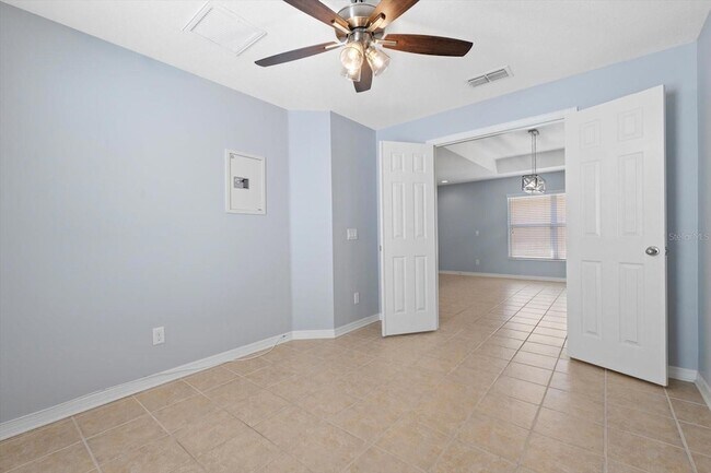 Building Photo - 6018 Oak Mill Terrace