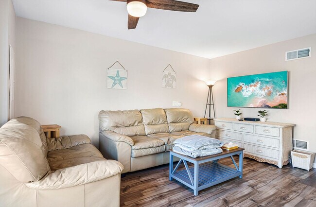 Building Photo - 12 Epping Ave