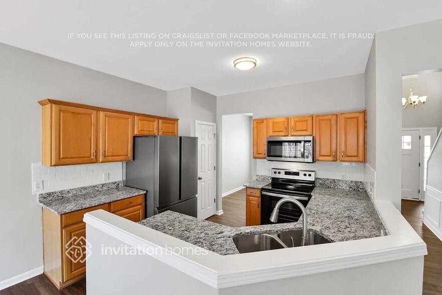 Building Photo - 8848 Challenger Dr