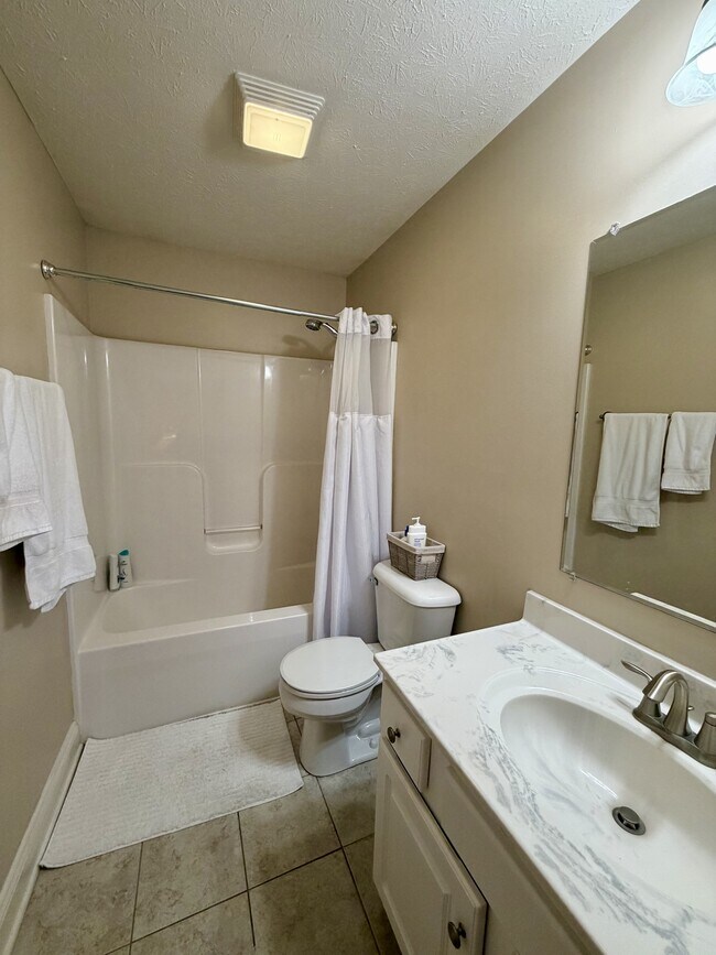 Building Photo - 100 Capstone Dr
