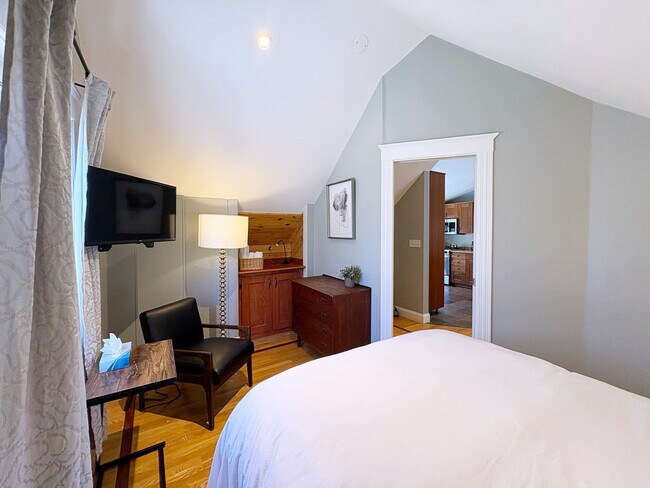 Building Photo - 247 Savin Hill Ave