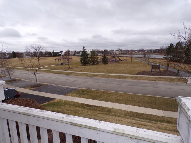 Building Photo - 583 S Parkside Dr