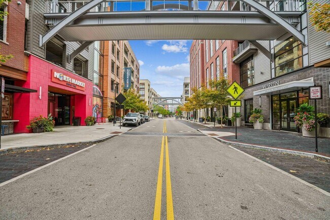 Building Photo - 6745 Longshore St