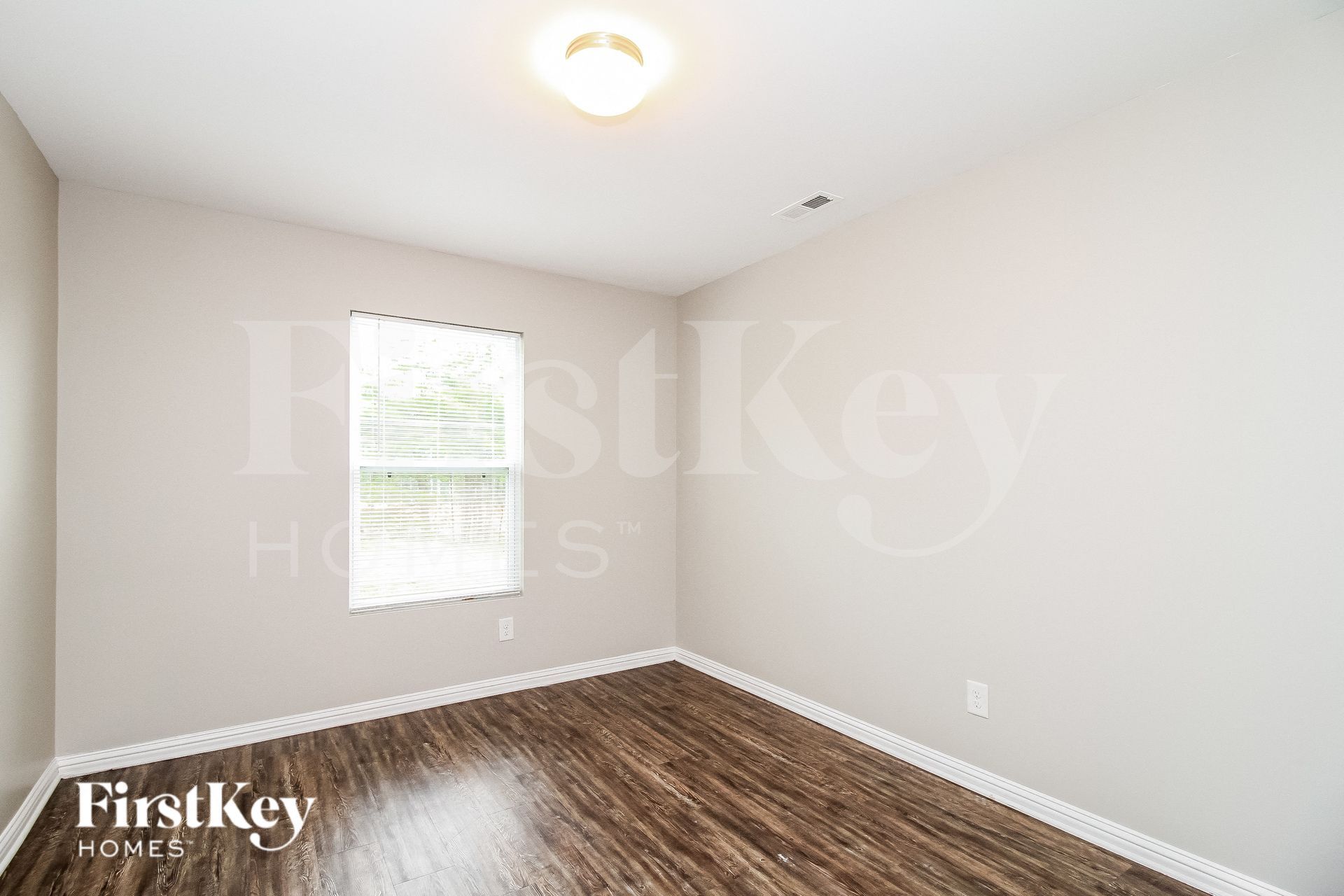 Building Photo - 4300 Oak Pointe Dr