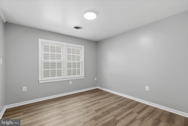 Building Photo - 130 Cox Rd