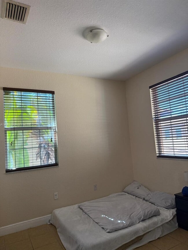 Building Photo - 1408 SW 147th Ave