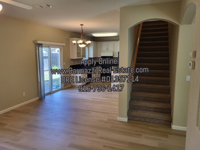 Building Photo - 1626 Loon Lake St