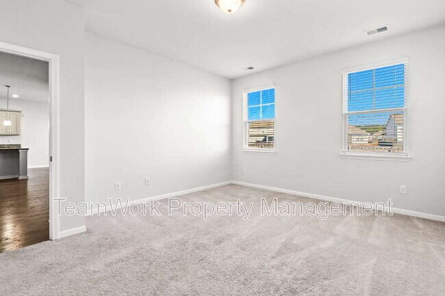 Building Photo - 214 Mercator Dr