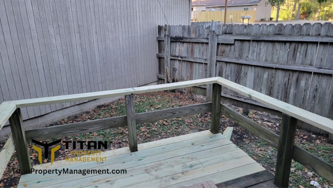 Building Photo - Remodeled 2Bed/1Bath Apartment
