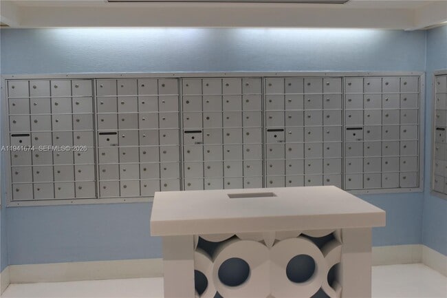 Building Photo - 650 West Ave