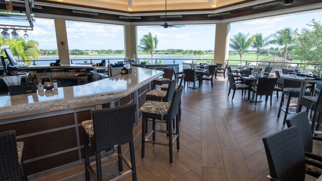 Building Photo - CALLING ALL GOLF ENTHUSIASTS ** STUNNING 2...