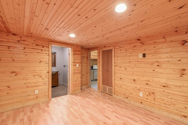 Building Photo - 20011 Parkway Ln