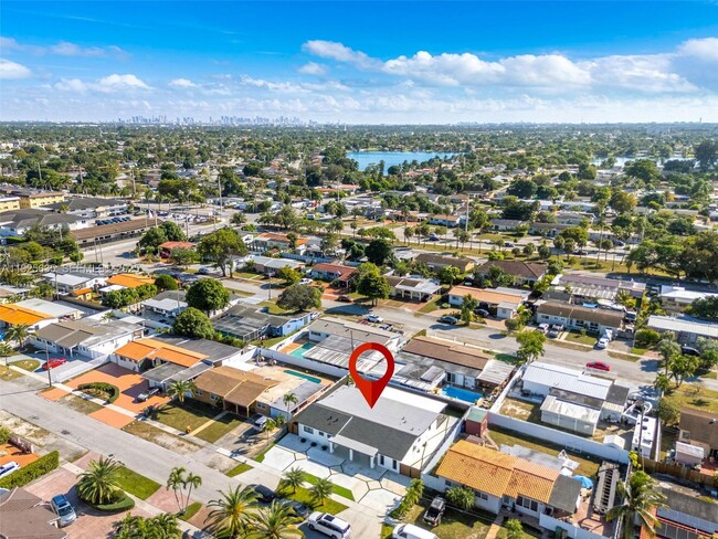 Building Photo - 864 W 69th Pl