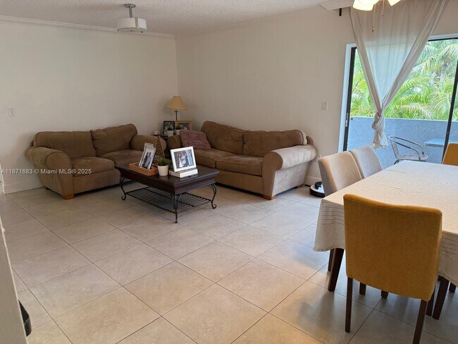 Building Photo - 3582 NE 171 St