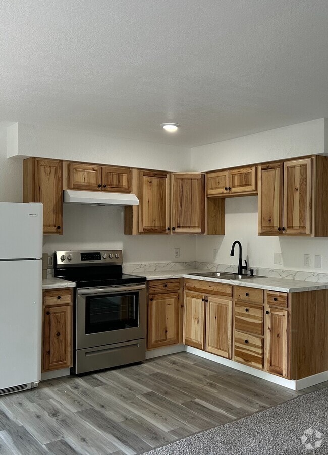Building Photo - Duben